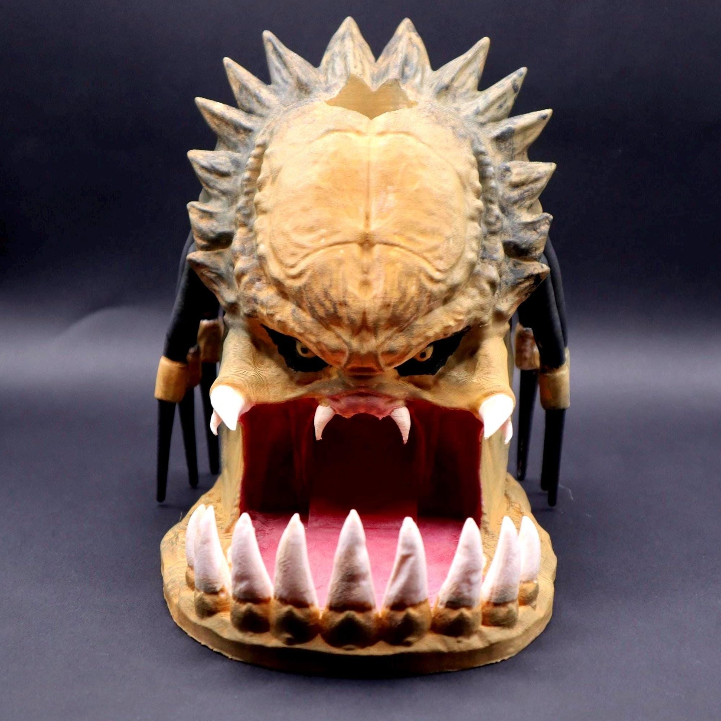 Alien Predator Dice Tower with Free Dice Set (dice colors vary) | Sci-Fi Dice Roller for TTRPG | Unique Design | D&D Gift for Gamers