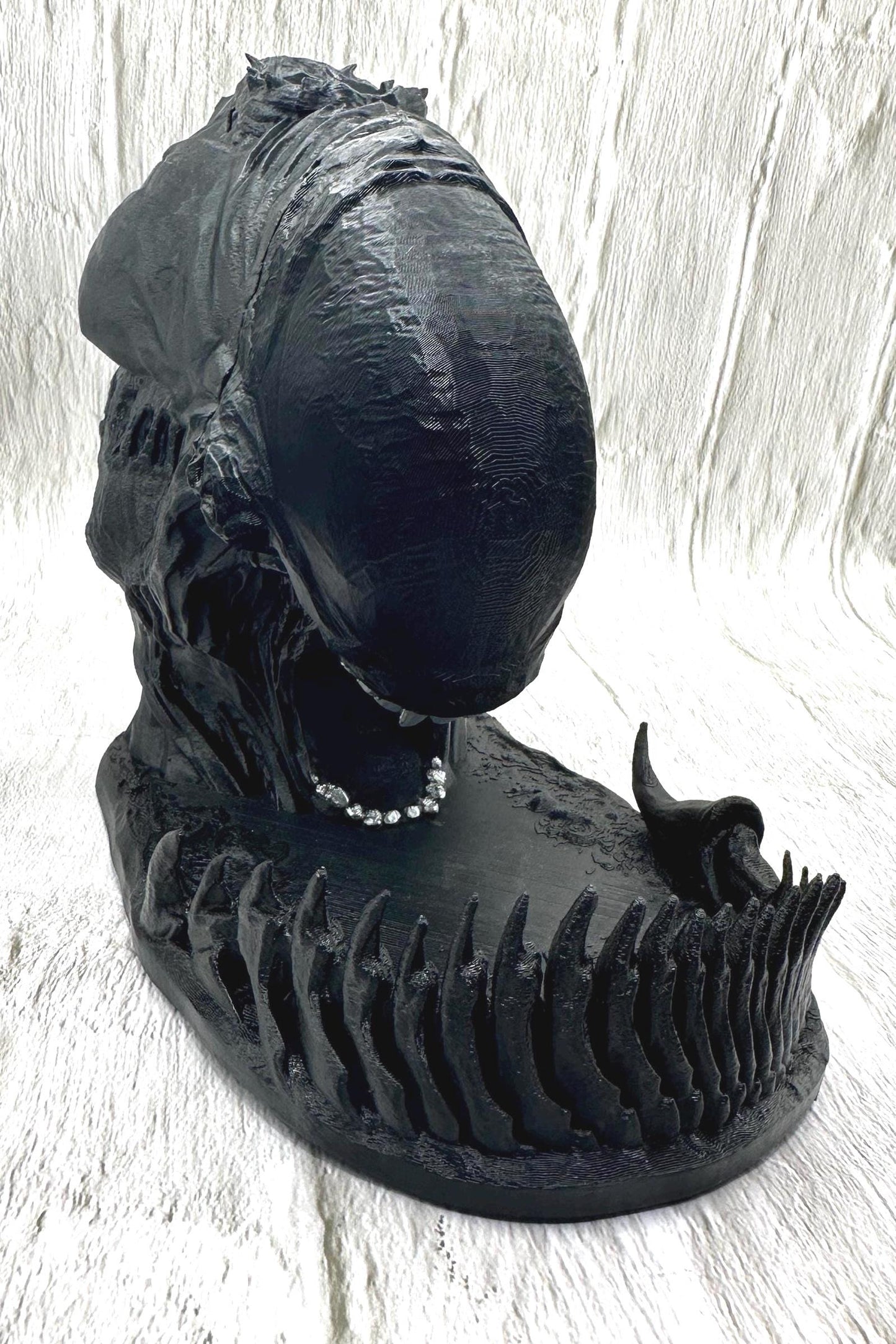 Alien Dice Tower - Free Resin Dice Set Included! (dice colors vary)