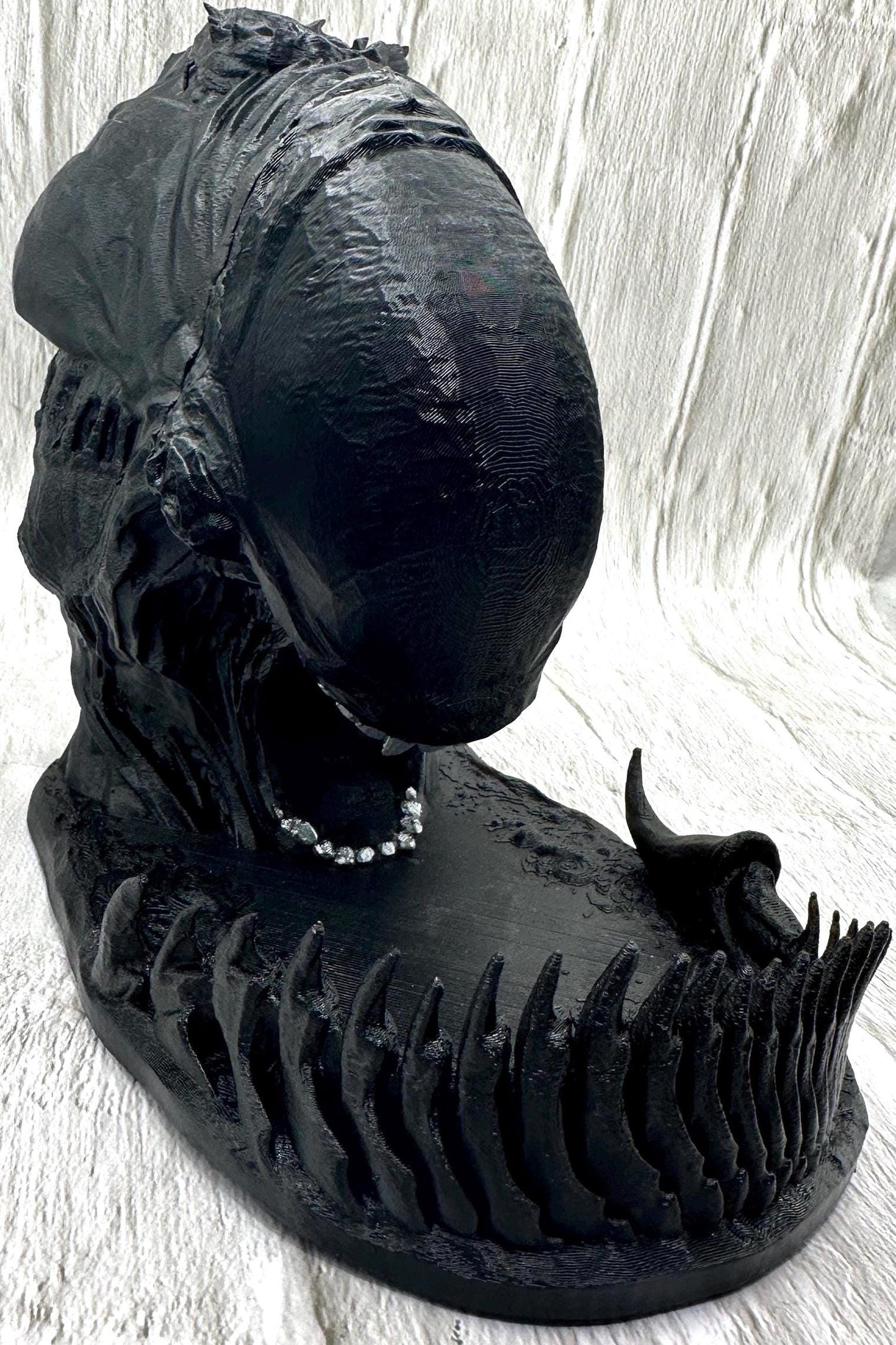 Alien Dice Tower - Free Resin Dice Set Included! (dice colors vary)