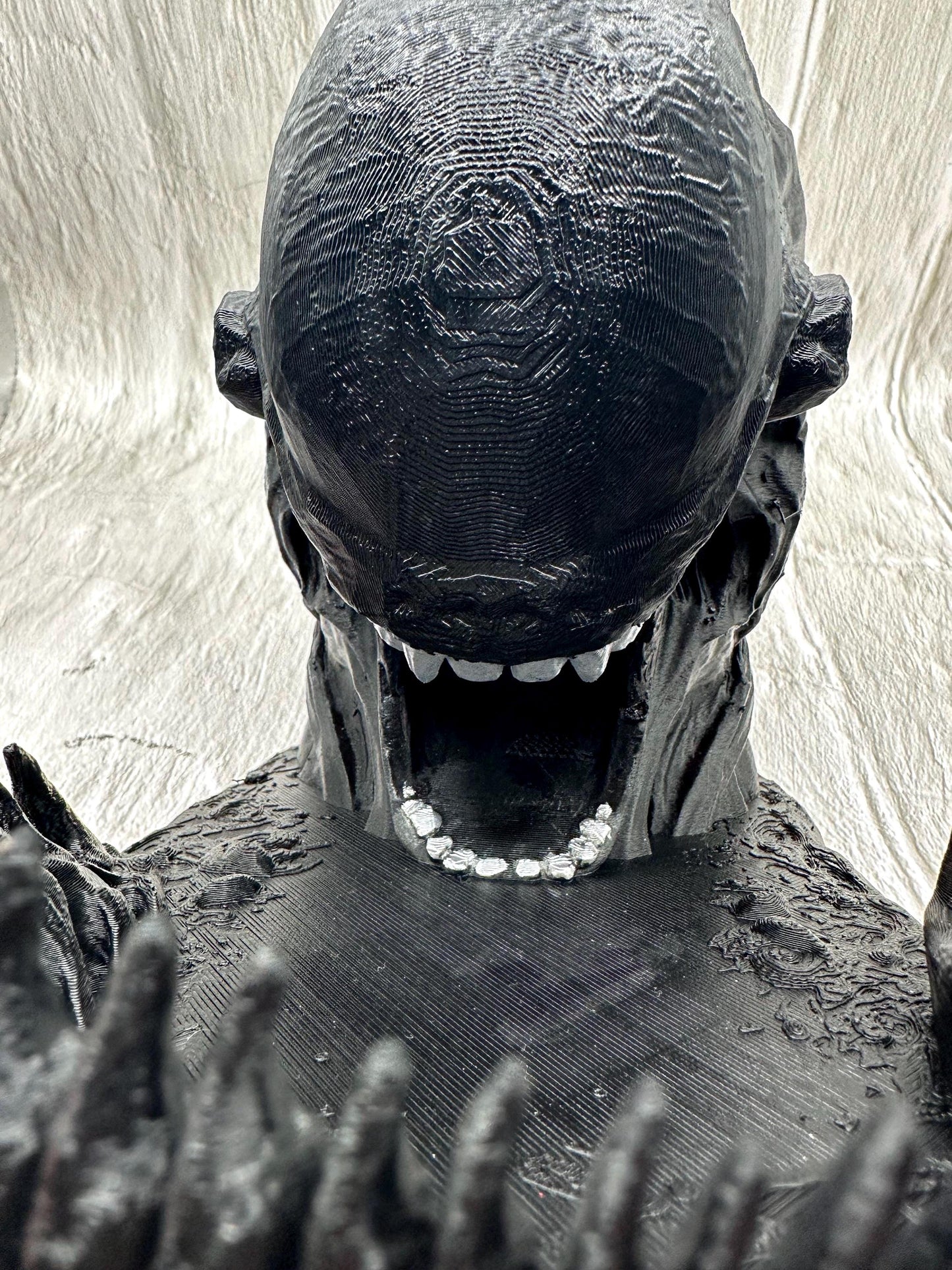 Alien Dice Tower - Free Resin Dice Set Included! (dice colors vary)